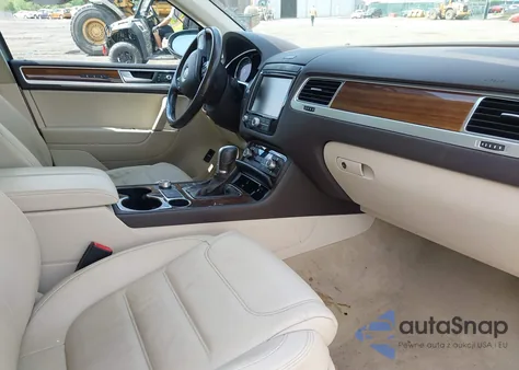 2015 Volkswagen Touareg Tdi Lux from USA, damaged, VIN WVGEP9BP1FD004040